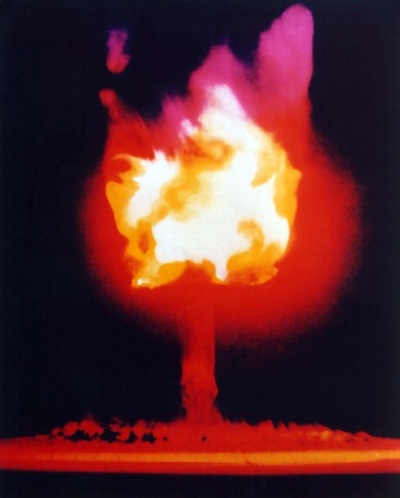 Tulip formed mushroom cloud :: This one was photographed during Operation Ranger in 1951 (January-February)