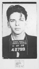 Frank Sinatra arrestert :: Et politiportrett av Ole' Blue Eyes fungerer som illustrasjon til Arnhild Skres tekst